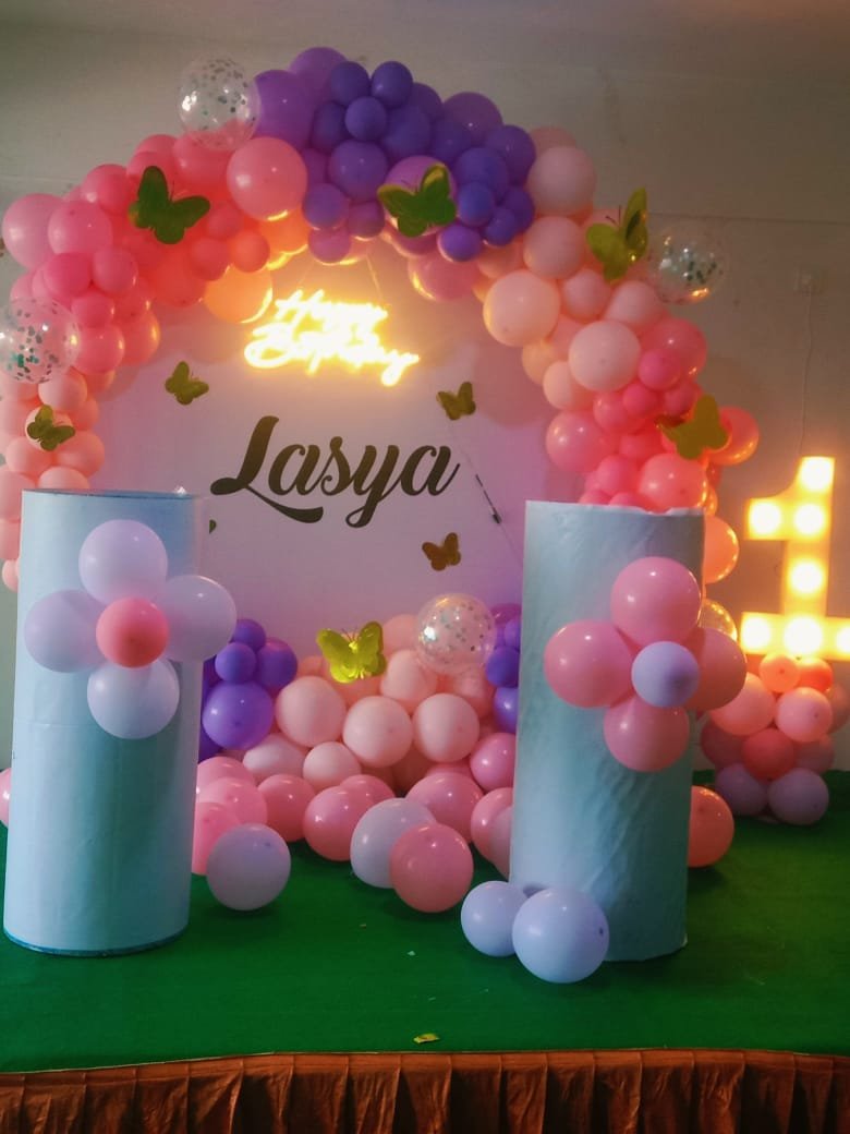 Basic Birthday Decoration Services