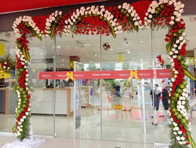 Showroom Theme Decoration Service
